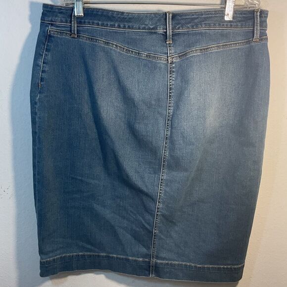 Talbots Ladies denim Skirt 16 Blue knee length Plus Size Capsule Minimalist Day - Picture 7 of 11